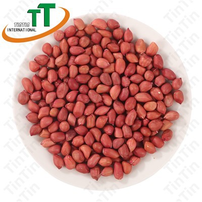 Ny afgrøde rå rød hud jordnøddekerne med hud